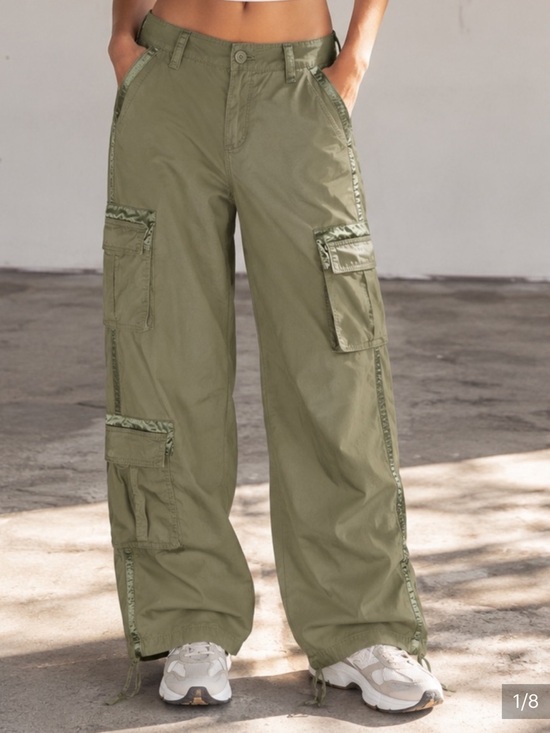 Abercrombie & Fitch Pants - Abercrombie & Fitch Olive Cargo Satin Trim Pants Size 30/10